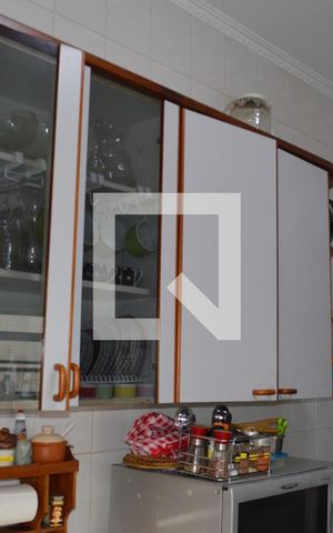Casa à venda com 258m², 3 quartos e 4 vagasCozinha - Armários