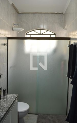 Casa à venda com 258m², 3 quartos e 4 vagasBanheiro Social