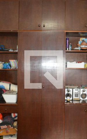 Casa à venda com 258m², 3 quartos e 4 vagasArmário 