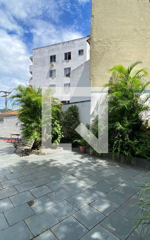 Casa à venda com 1250m², 4 quartos e 2 vagas Casa à venda com 1250m², 4 quartos e 2 vagasQuintal