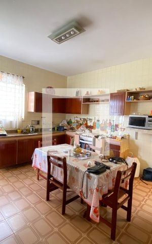Casa à venda com 1250m², 4 quartos e 2 vagas Casa à venda com 1250m², 4 quartos e 2 vagasCozinha