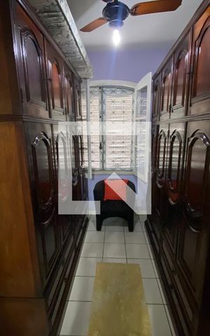 Casa à venda com 1250m², 4 quartos e 2 vagas Casa à venda com 1250m², 4 quartos e 2 vagasCloset