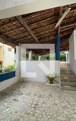 Casa à venda com 1250m², 4 quartos e 2 vagas Casa à venda com 1250m², 4 quartos e 2 vagasTerraço