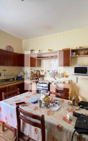 Casa à venda com 1250m², 4 quartos e 2 vagas Casa à venda com 1250m², 4 quartos e 2 vagasCozinha