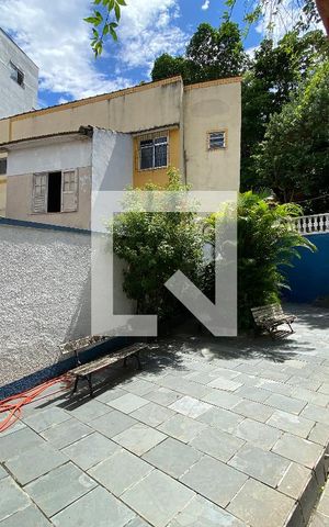 Casa à venda com 1250m², 4 quartos e 2 vagas Casa à venda com 1250m², 4 quartos e 2 vagasQuintal