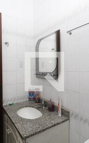 Casa à venda com 104m², 3 quartos e 2 vagasBanheiro Social
