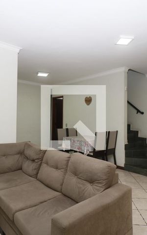 Casa à venda com 104m², 3 quartos e 2 vagasSala