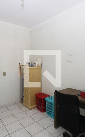Casa à venda com 104m², 3 quartos e 2 vagasQuarto 3