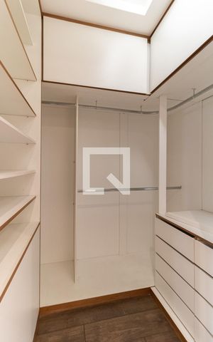 Apartamento à venda com 213m², 4 quartos e 6 vagasCloset da Suíte 1