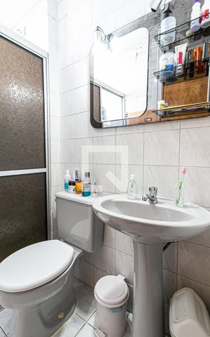 Apartamento à venda com 54m², 2 quartos e 1 vaga Apartamento à venda com 54m², 2 quartos e 1 vagaBanheiro