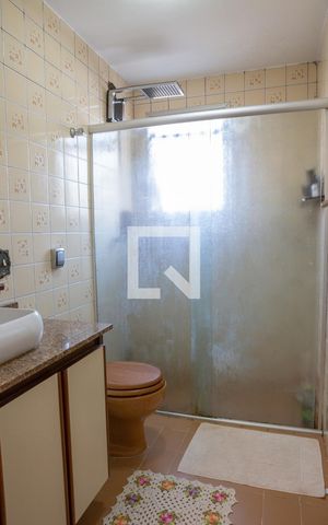 Apartamento à venda com 75m², 2 quartos e 1 vaga Apartamento à venda com 75m², 2 quartos e 1 vagaBanheiro