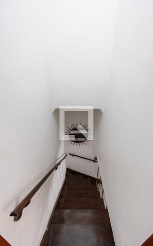 Casa à venda com 80m², 2 quartos e sem vagaEscada