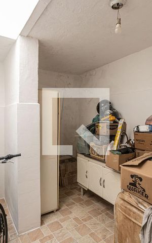 Casa à venda com 80m², 2 quartos e sem vagaÁrea de Serviço 2