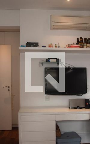 Apartamento à venda com 245m², 4 quartos e 4 vagas Apartamento à venda com 245m², 4 quartos e 4 vagasSuíte 4