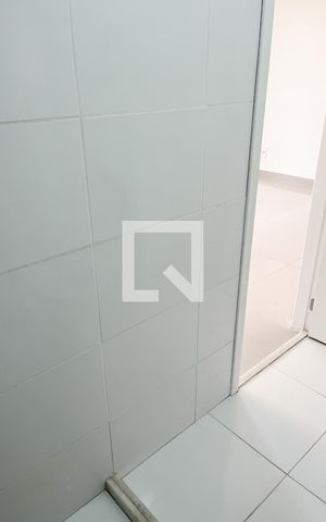 Apartamento à venda com 49m², 1 quarto e 1 vaga Apartamento à venda com 49m², 1 quarto e 1 vagaBanheiro Corredor