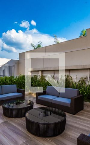 Apartamento à venda com 66m², 2 quartos e 1 vaga Apartamento à venda com 66m², 2 quartos e 1 vagaÁrea comum - Piscina