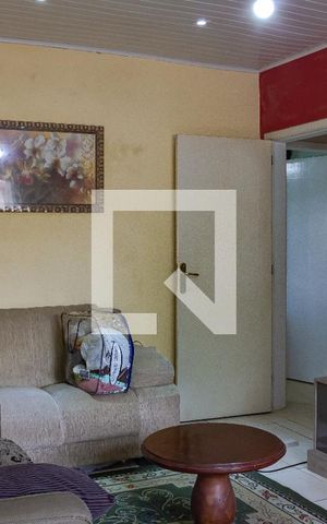 Casa à venda com 120m², 3 quartos e 4 vagas Casa à venda com 120m², 3 quartos e 4 vagasSala