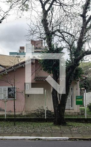 Casa à venda com 120m², 3 quartos e 4 vagas Casa à venda com 120m², 3 quartos e 4 vagasFachada