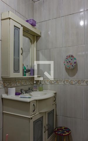Casa à venda com 120m², 3 quartos e 4 vagas Casa à venda com 120m², 3 quartos e 4 vagasBanheiro 2