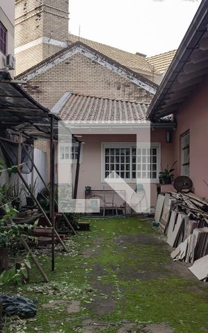 Casa à venda com 120m², 3 quartos e 4 vagas Casa à venda com 120m², 3 quartos e 4 vagasQuintal