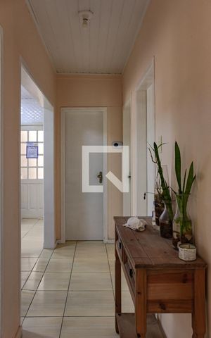 Casa à venda com 120m², 3 quartos e 4 vagas Casa à venda com 120m², 3 quartos e 4 vagasCorredor do Banheiro