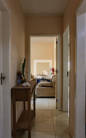 Casa à venda com 120m², 3 quartos e 4 vagas Casa à venda com 120m², 3 quartos e 4 vagasCorrendor do Banheiro