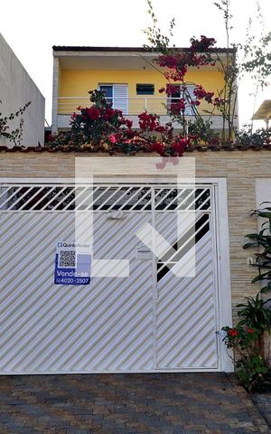 Casa à venda com 196m², 3 quartos e 5 vagasFachada