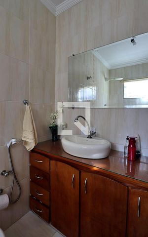 Casa à venda com 196m², 3 quartos e 5 vagasBanheiro da Suíte