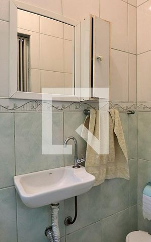 Casa à venda com 196m², 3 quartos e 5 vagasEdícula - Banheiro