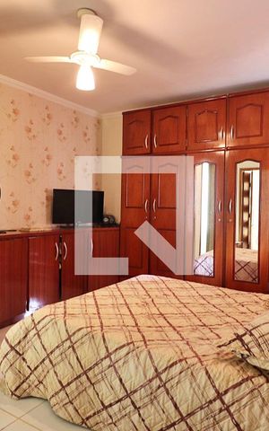 Casa à venda com 196m², 3 quartos e 5 vagasQuarto 1 - Suíte
