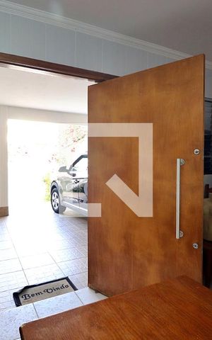 Casa à venda com 196m², 3 quartos e 5 vagasCômodo extra - Garagem
