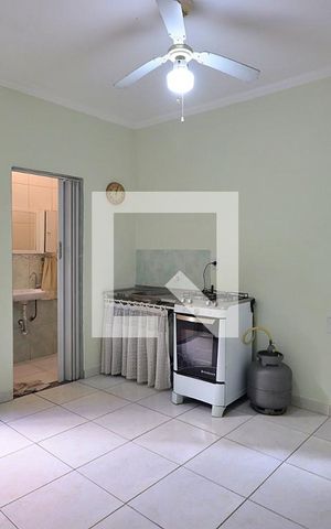 Casa à venda com 196m², 3 quartos e 5 vagasEdícula - Cozinha