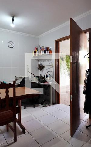 Casa à venda com 196m², 3 quartos e 5 vagasCômodo extra - Garagem