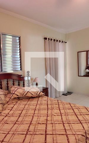 Casa à venda com 196m², 3 quartos e 5 vagasQuarto 1 - Suíte