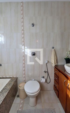 Casa à venda com 196m², 3 quartos e 5 vagasBanheiro da Suíte