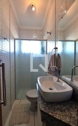 Casa à venda com 196m², 3 quartos e 5 vagasBanheiro Social 1