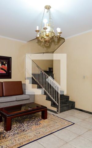 Casa à venda com 350m², 3 quartos e 3 vagasSala