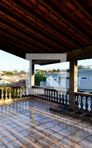 Casa à venda com 350m², 3 quartos e 3 vagasVaranda dos Quarto 2 e 3 