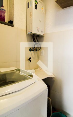 Casa de condomínio à venda com 110m², 3 quartos e 3 vagas Casa de condomínio à venda com 110m², 3 quartos e 3 vagasLavanderia