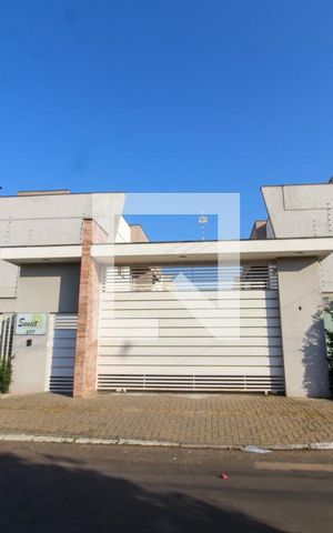 Casa de condomínio à venda com 110m², 3 quartos e 3 vagas Casa de condomínio à venda com 110m², 3 quartos e 3 vagasFachada