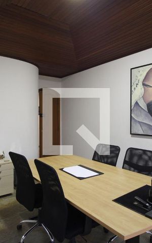 Casa para alugar com 341m², 4 quartos e 4 vagasEscritório 2