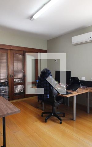 Casa para alugar com 341m², 4 quartos e 4 vagasSuíte 2