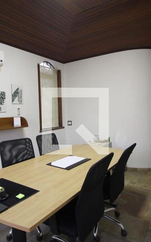 Casa para alugar com 341m², 4 quartos e 4 vagasEscritório 2
