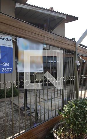 Casa para alugar com 341m², 4 quartos e 4 vagasFachada