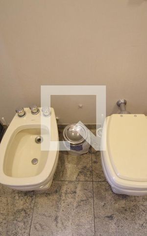 Casa para alugar com 341m², 4 quartos e 4 vagasBanheiro Social