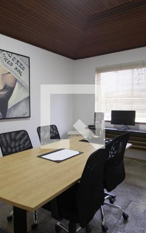 Casa para alugar com 341m², 4 quartos e 4 vagasEscritório 2