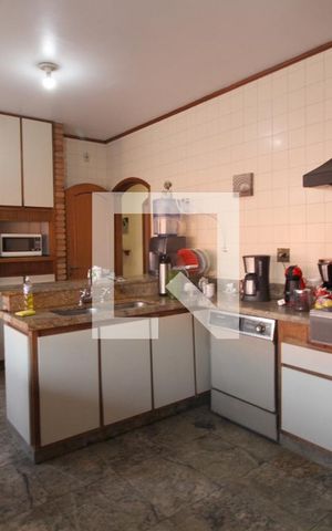 Casa para alugar com 341m², 4 quartos e 4 vagasCozinha