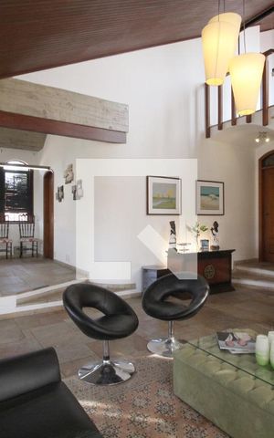 Casa para alugar com 341m², 4 quartos e 4 vagasSala