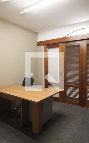 Casa para alugar com 341m², 4 quartos e 4 vagasSuíte 3