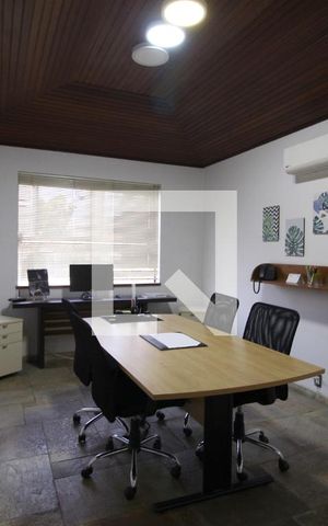 Casa para alugar com 341m², 4 quartos e 4 vagasEscritório 2
